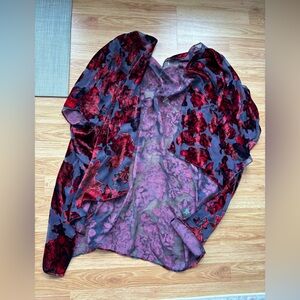 Beautiful see threw shaw